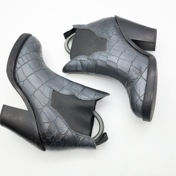 Acne Studios Star Chelsea Bootie Women's EU 36 Metallic Gray Leather Ankle Boots - Picture 8 of 11